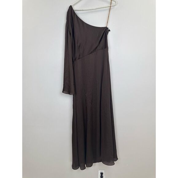 Sachin & Babi
Keely Gown 💝 - Picture 10 of 12